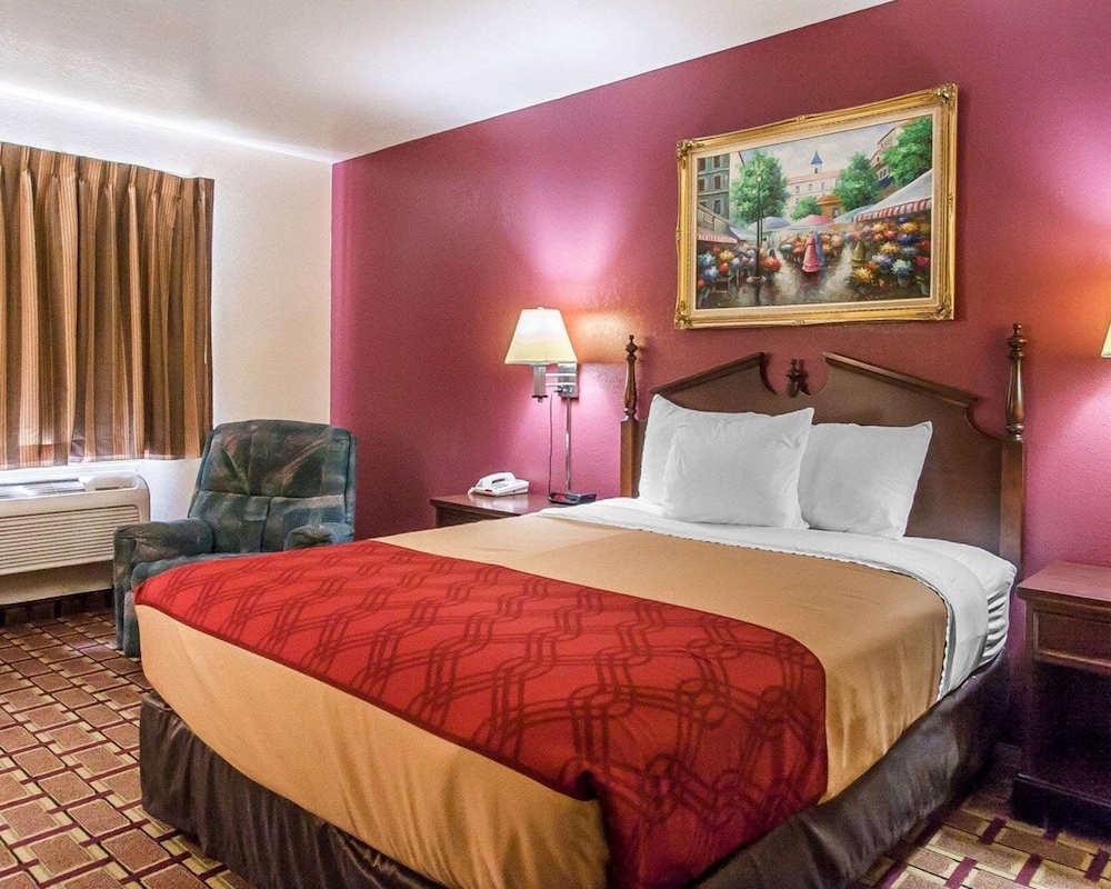 Standard Room, 1 Queen Bed, Non Smoking - Photo 3
