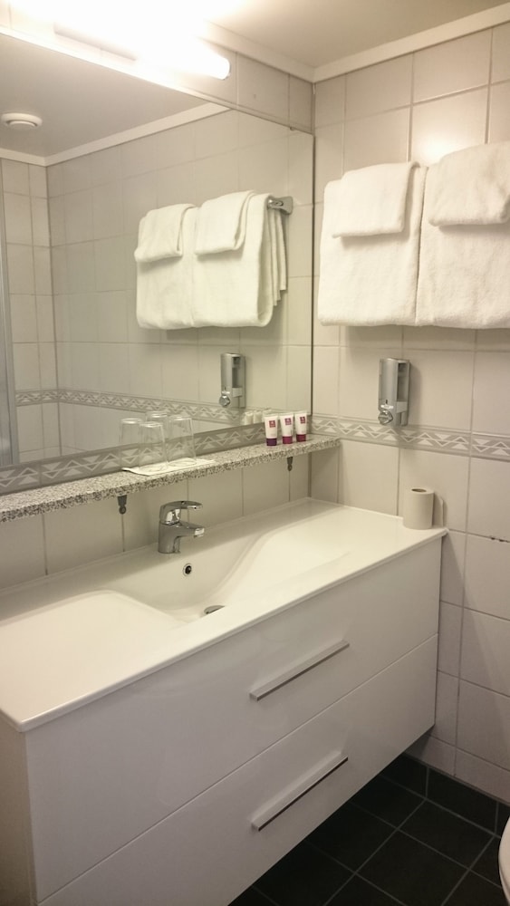 Economy Double Room, 1 Double Bed, Non Smoking - Photo 2