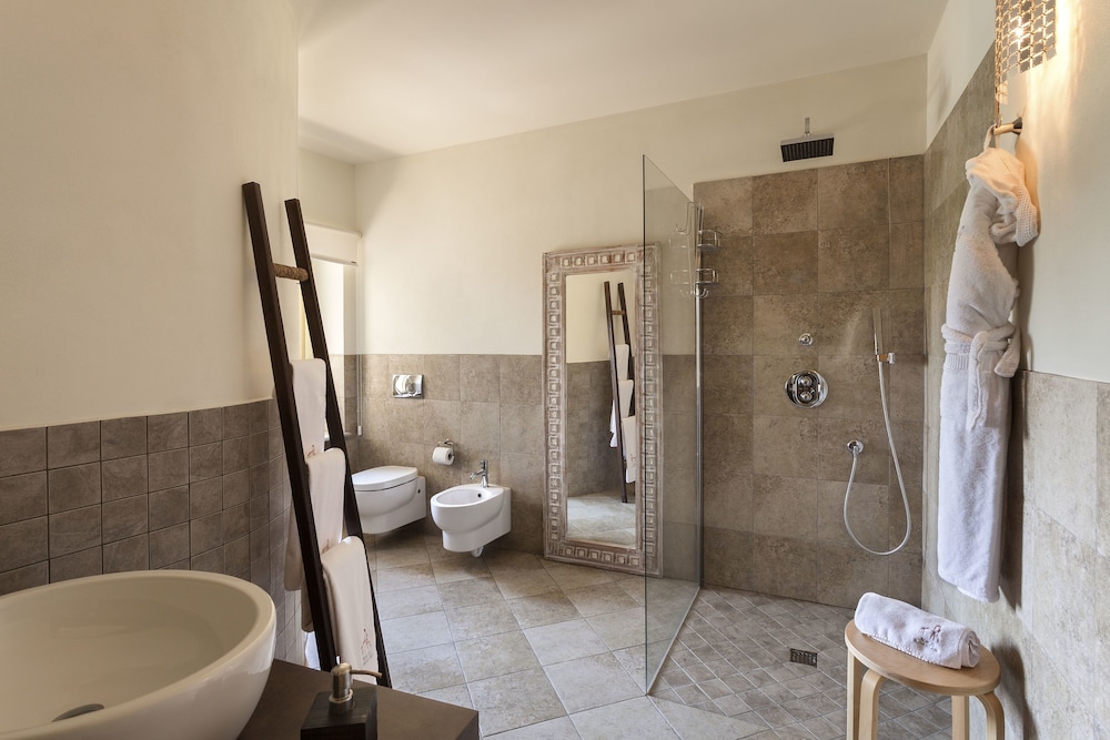 Classic Double Room Single Use photo 3