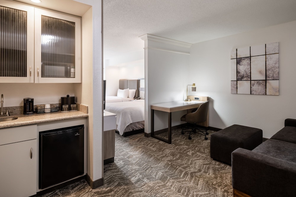 Suite, Multiple Beds - Photo 2