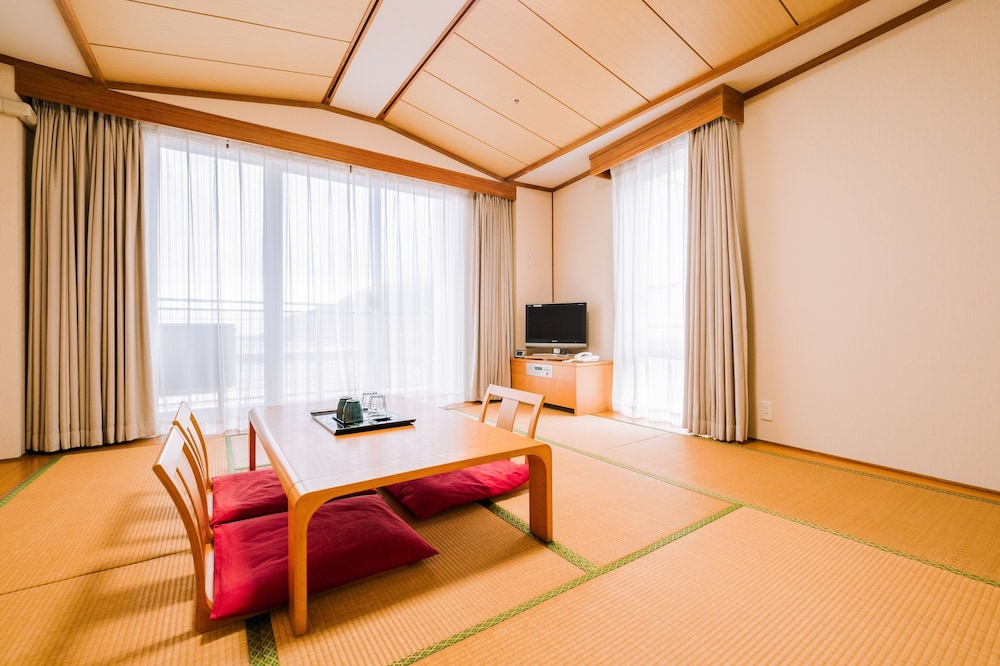 Japanese Style Room for 5 Guests - Photo 1