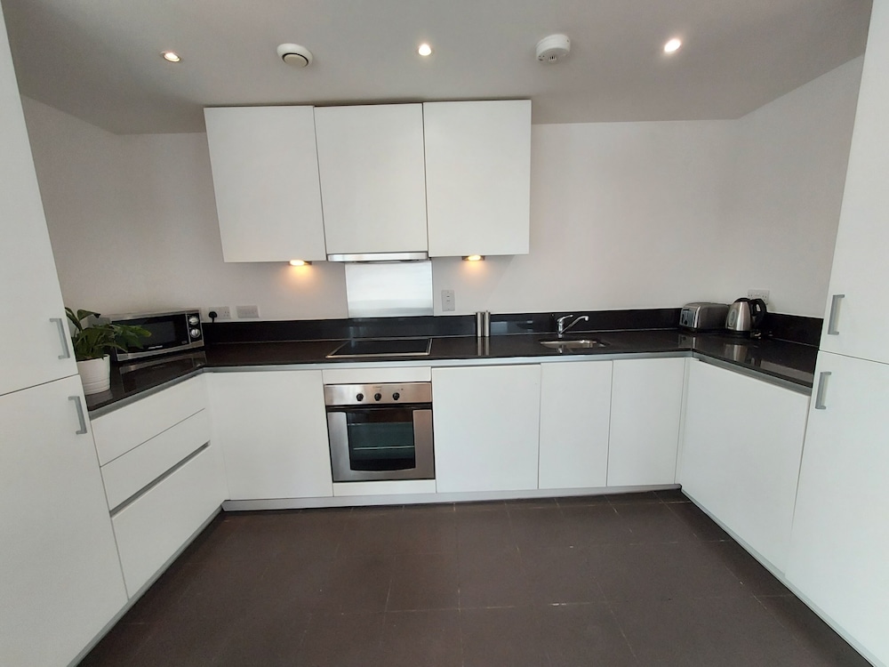 Premium Apartment, 2 Bedrooms, Balcony (904)