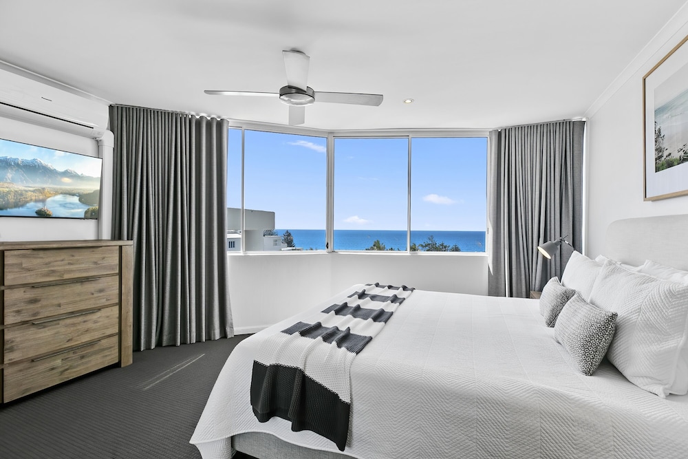 3 Bedrooms Panoramic Ocean View Top Level XL
