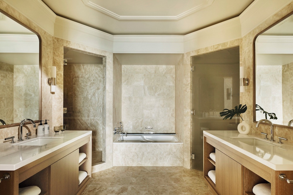 Presidential Suite (Bayfront) thumbnail 6