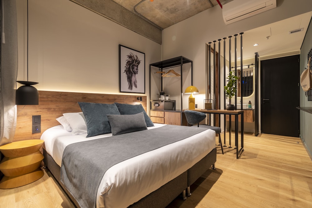 Room - Photo 5