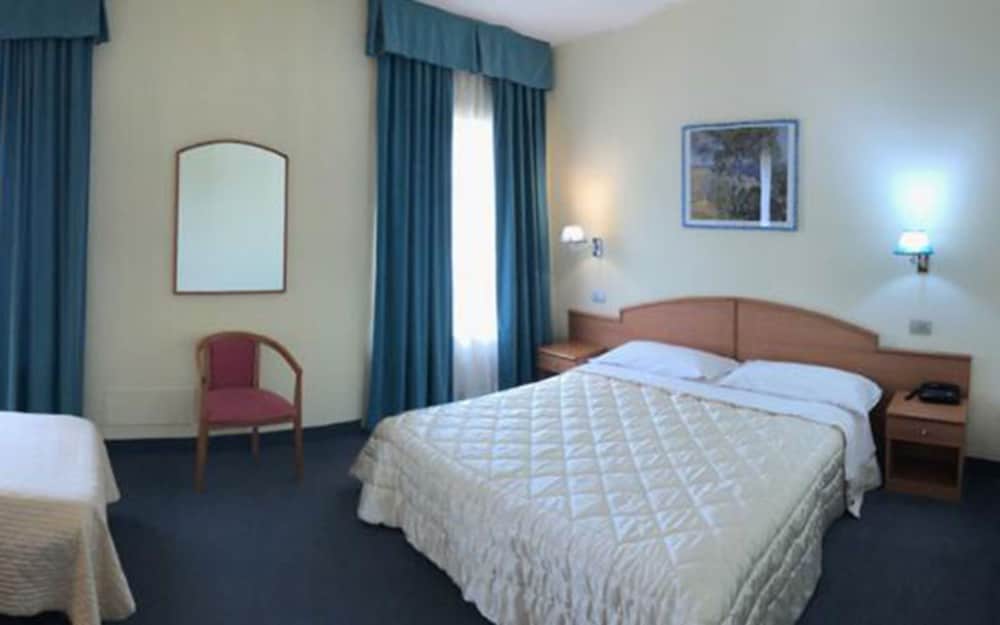 Triple Room photo 2