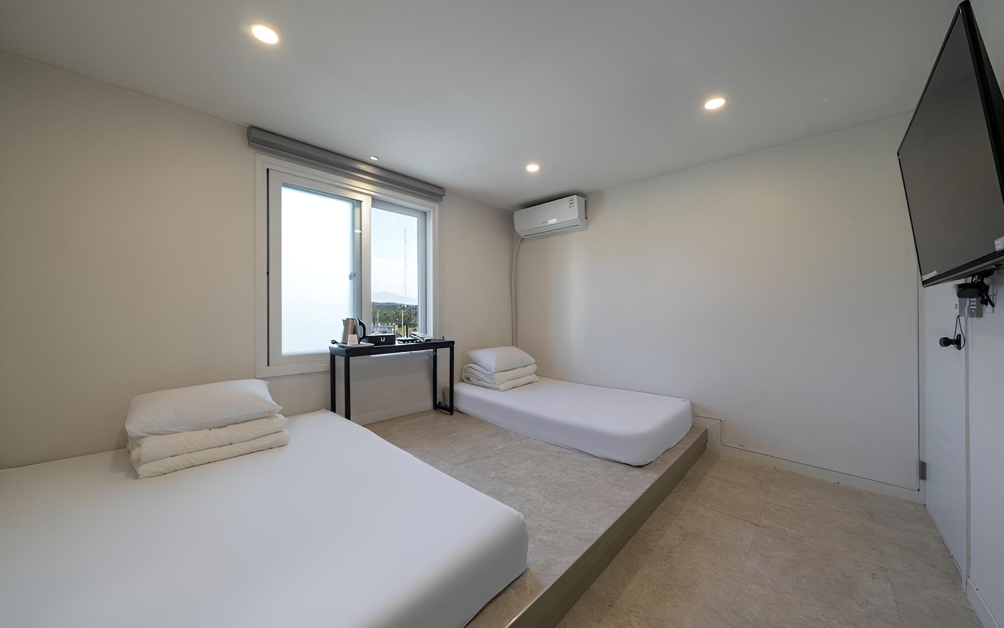 Room (Standard Twin) - Photo 2