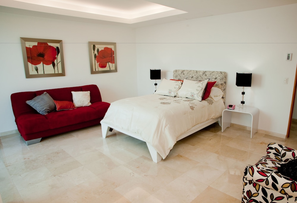 Luxury Penthouse, 5 Bedrooms, Accessible, Kitchen