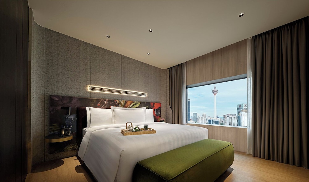 Signature Suite