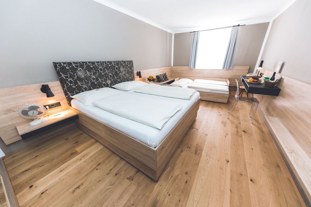 Deluxe Double Room (Plus) - Photo 1
