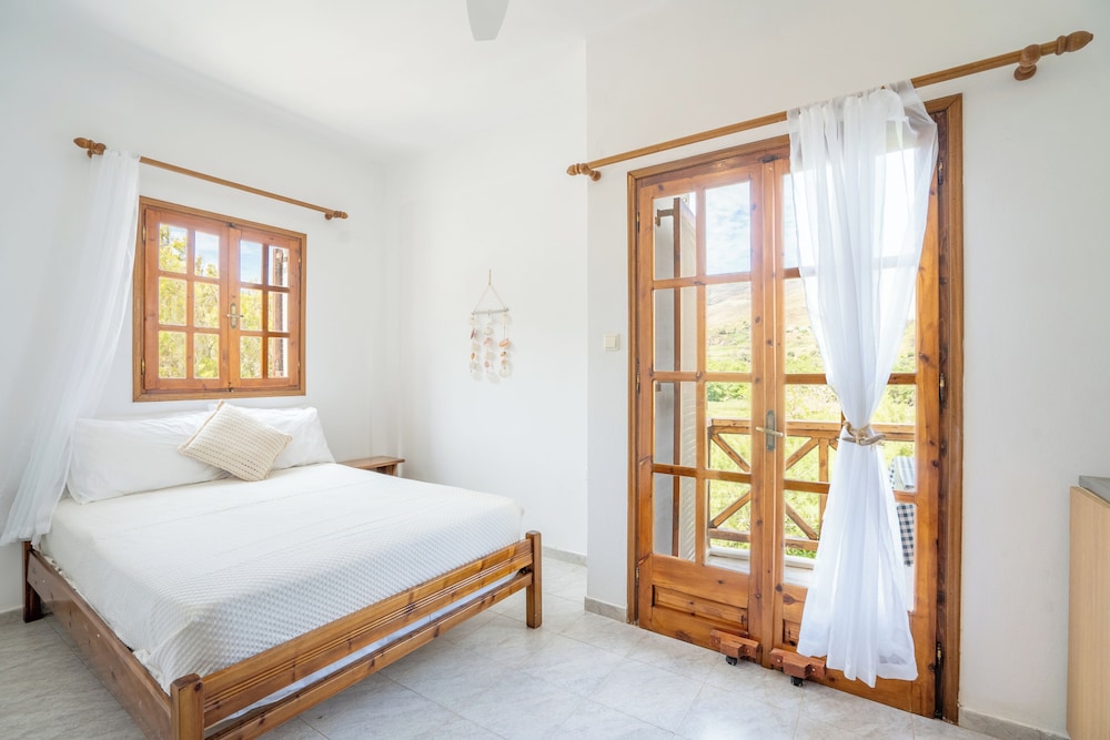 Standard Double or Twin Room, Balcony, Sea View photo 1