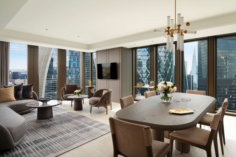Suite (Pan Pacific)