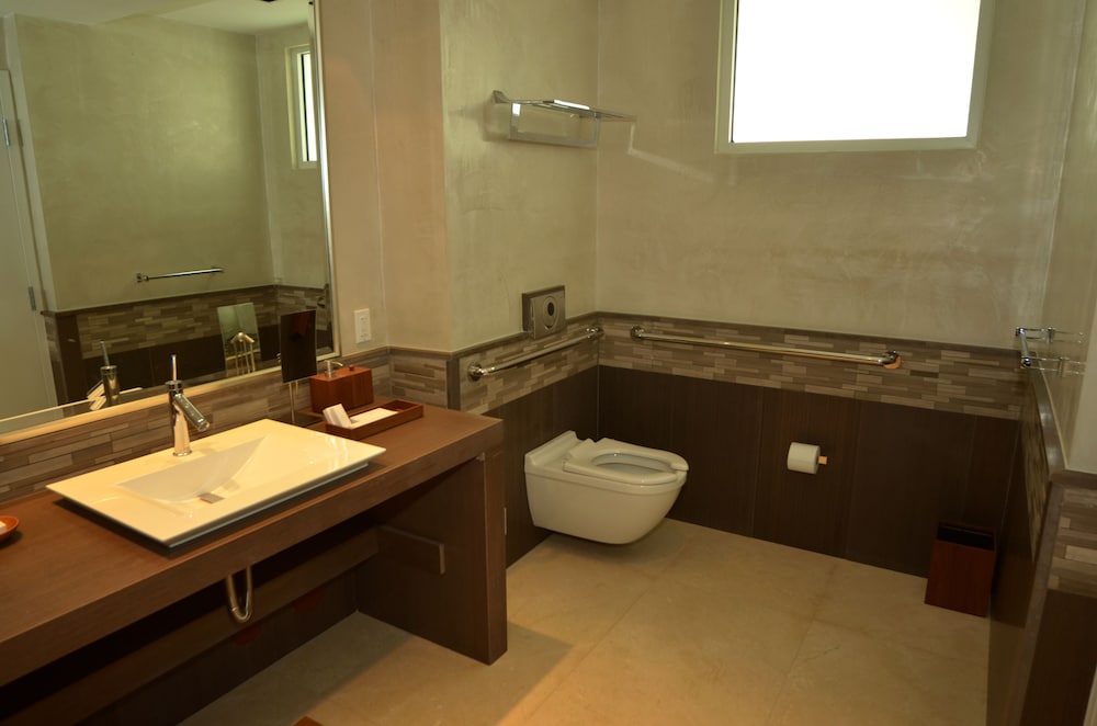 Accessible Corner Terrace Room photo 3