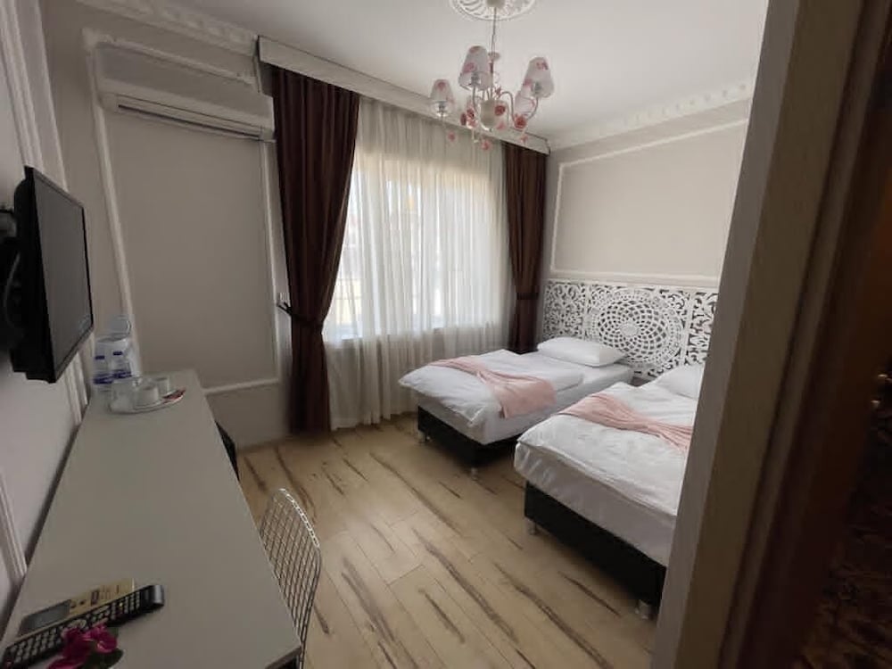 Standard Twin Room photo 2
