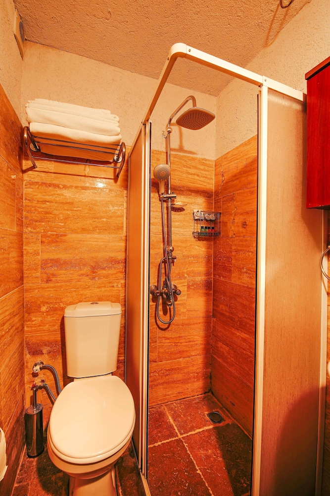 Basic Single Room - Photo 2