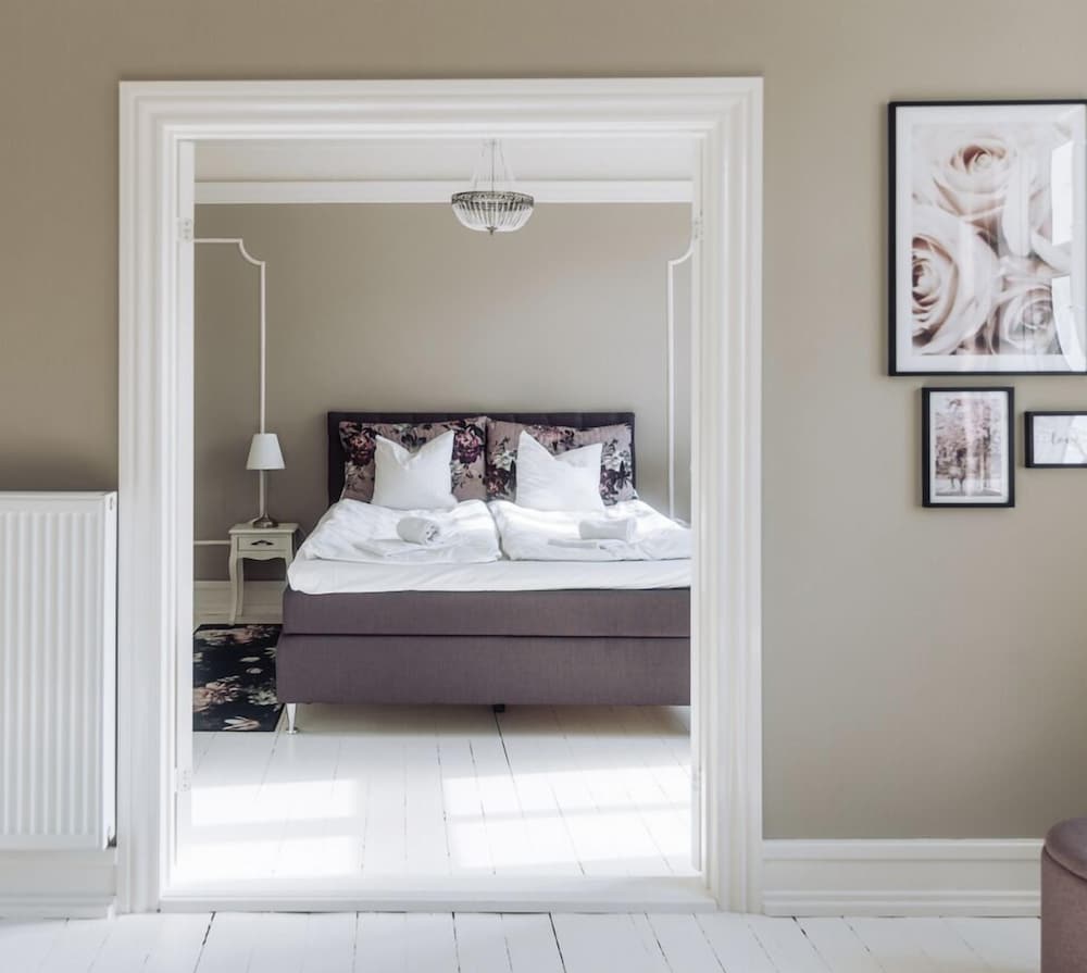 Suite, 1 King Bed photo 1