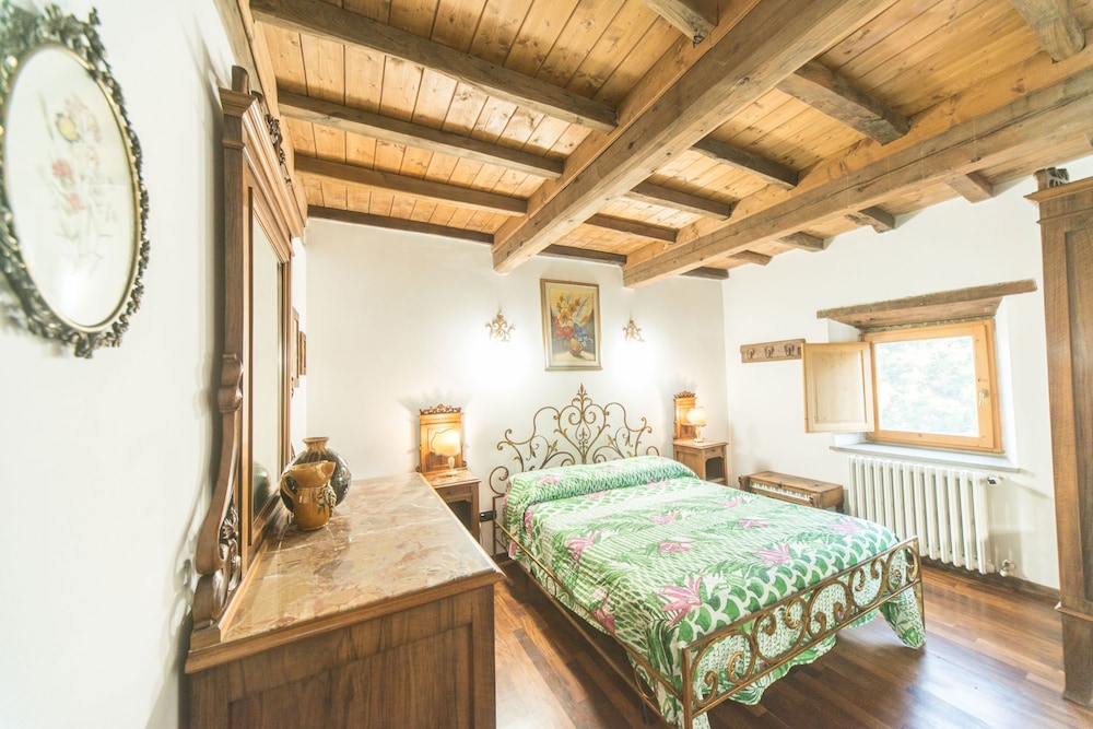 Quadruple Room (Alloro) photo 2