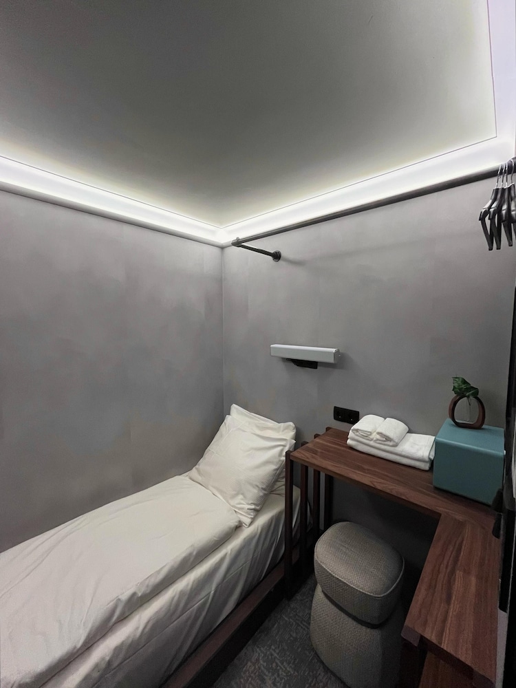 Basic Single Room, 1 Twin Bed