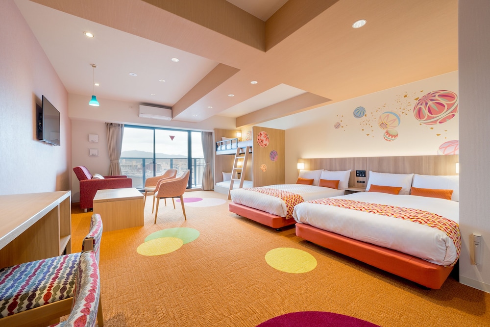 Mari Room - 2 Semi-double with bunk & sofa bed (Please see all policies and info before you book) - Photo 2