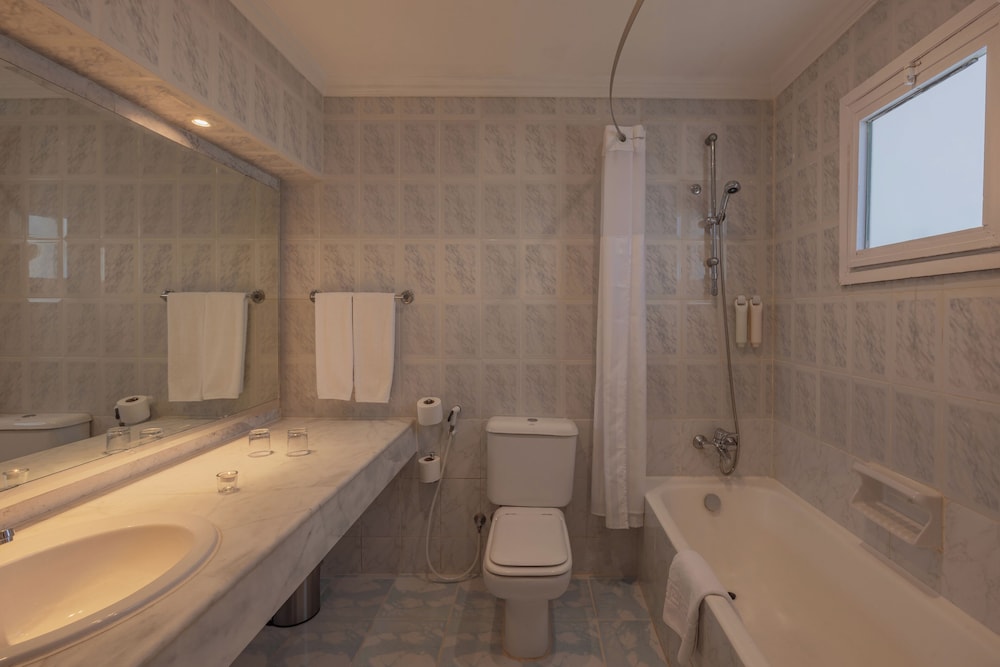 Standard Room, Garden View (Queen or Twin)