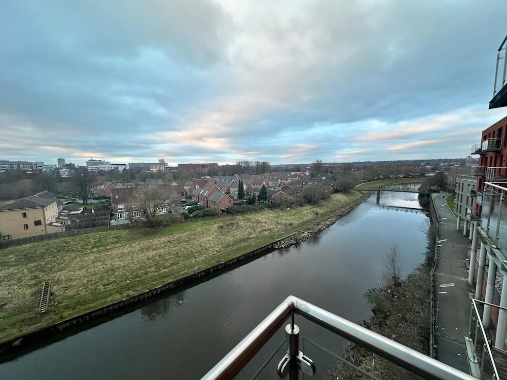 Two bedroom Apartment with Balcony
