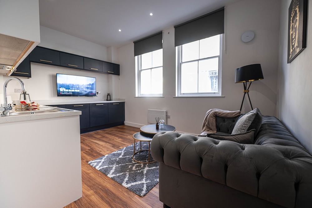Executive Apartment, Ensuite, City View (Apt 3) - Photo 17