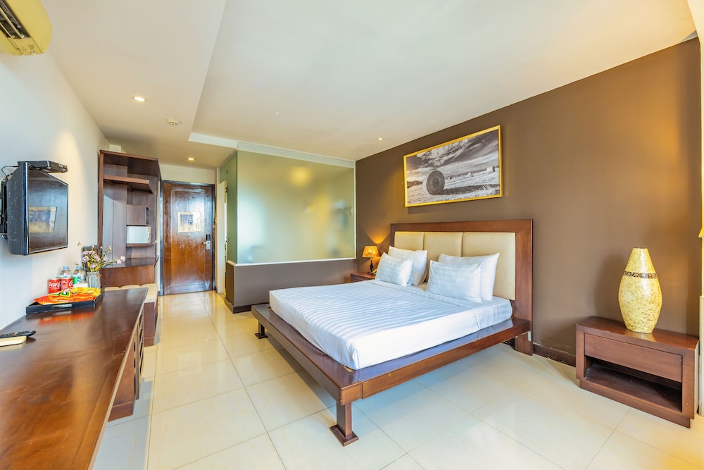 Junior Room, 1 Queen Bed, City View photo 2