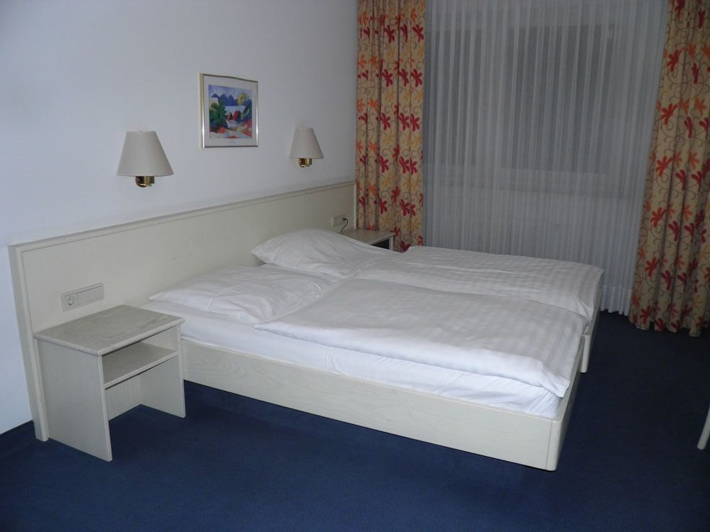 Standard Double or Twin Room photo 3