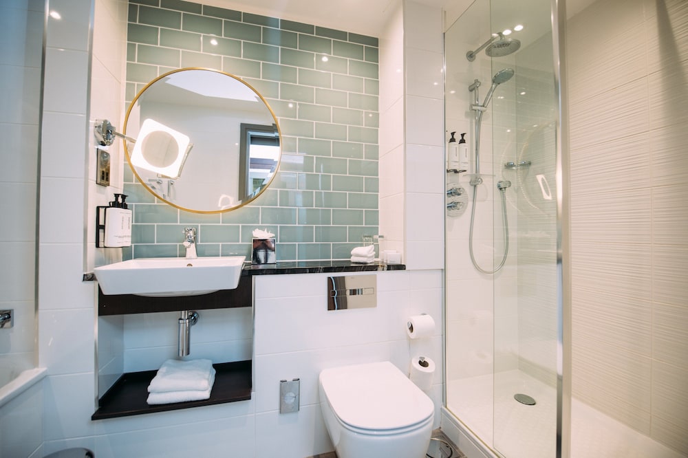Suite, 1 Bedroom - Photo 14