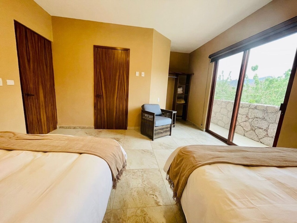 Family Room, 2 Double Beds, Terrace, Mountain View photo 1