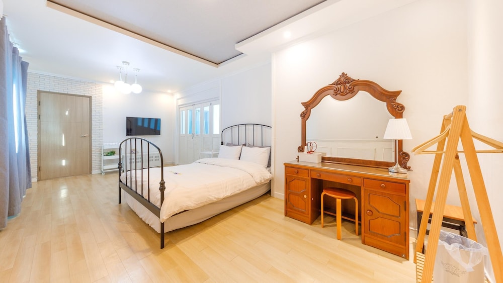 Basic Room, 1 Bedroom (yeomsojali(osyeonbyu,spa)) - Photo 1