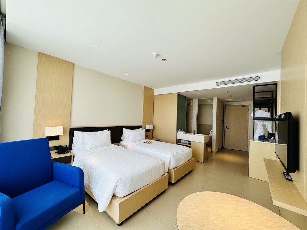 Premier Double Room Single Use, Beach View photo 2