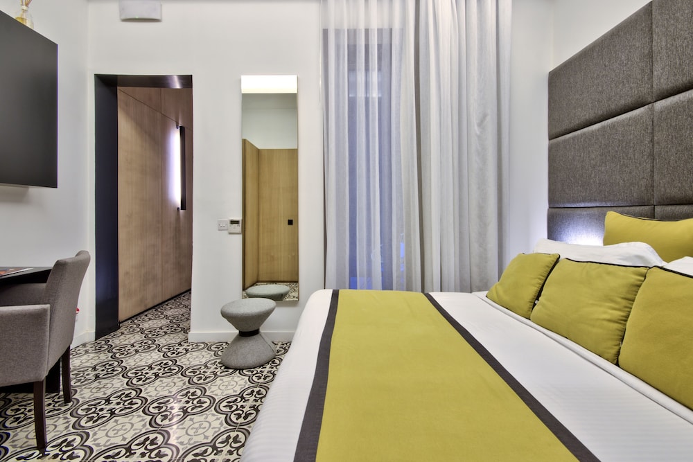 Deluxe Double Room (Ground Floor With Patio) photo 3