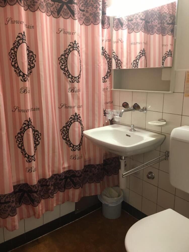 Double Room - Photo 25