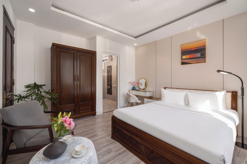 Superior Double Room, City View photo 3