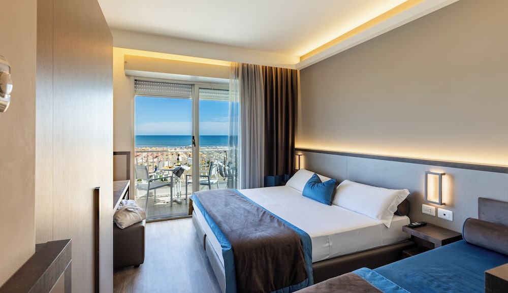 Panoramic Triple Room