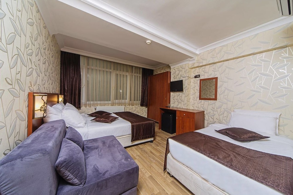Standard Triple Room photo 2