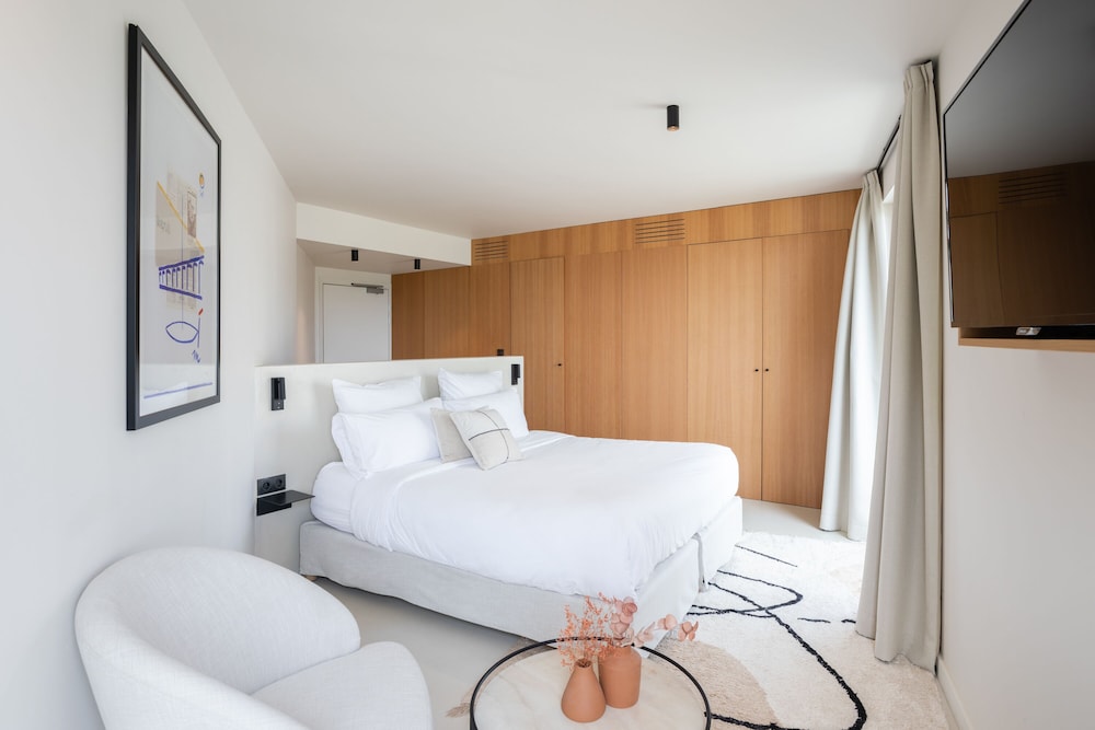 Junior Suite, Balcony, Partial Sea View