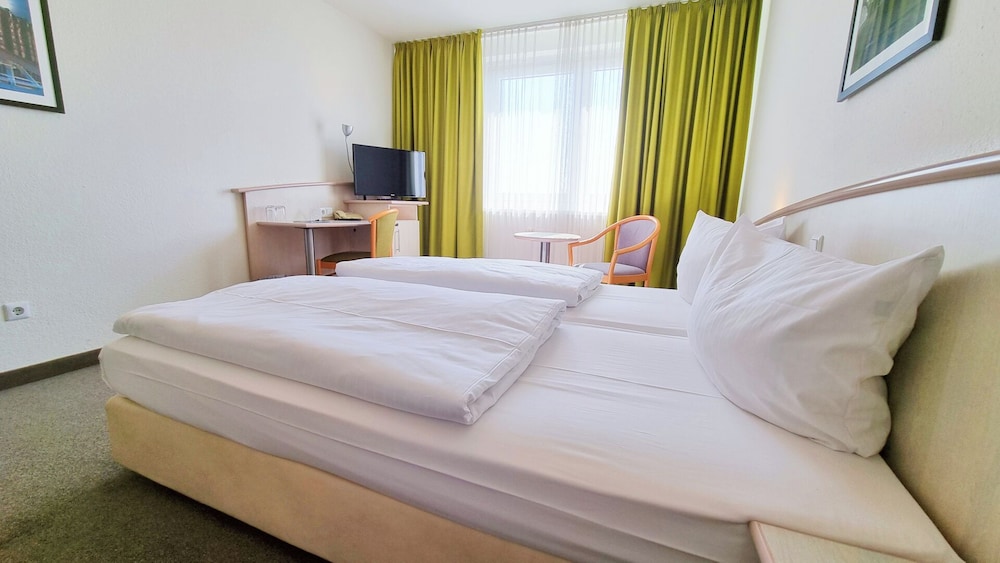 Double or Twin Room - Photo 6