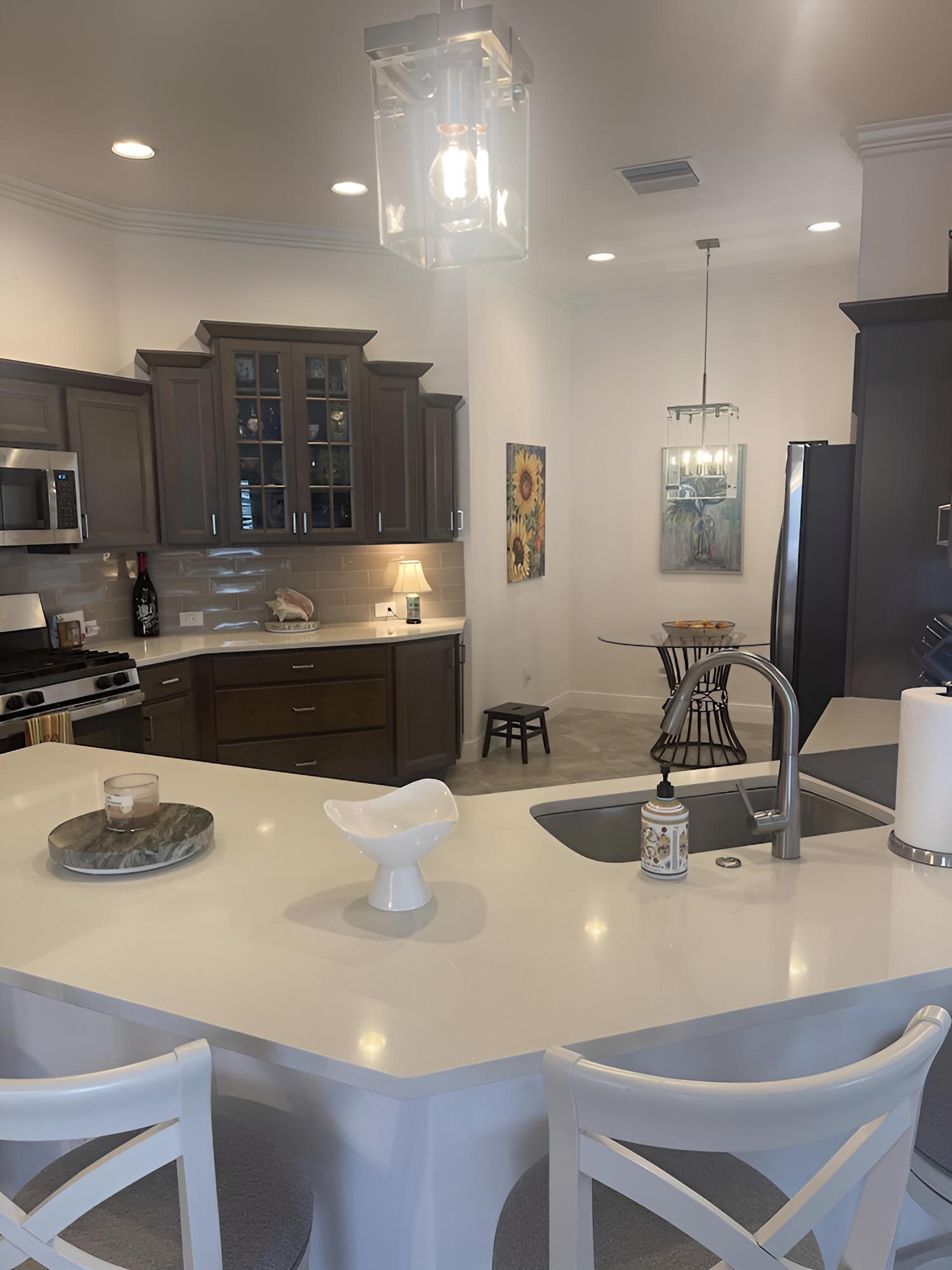 House (Designer Home In Saint Catherine) photo 1