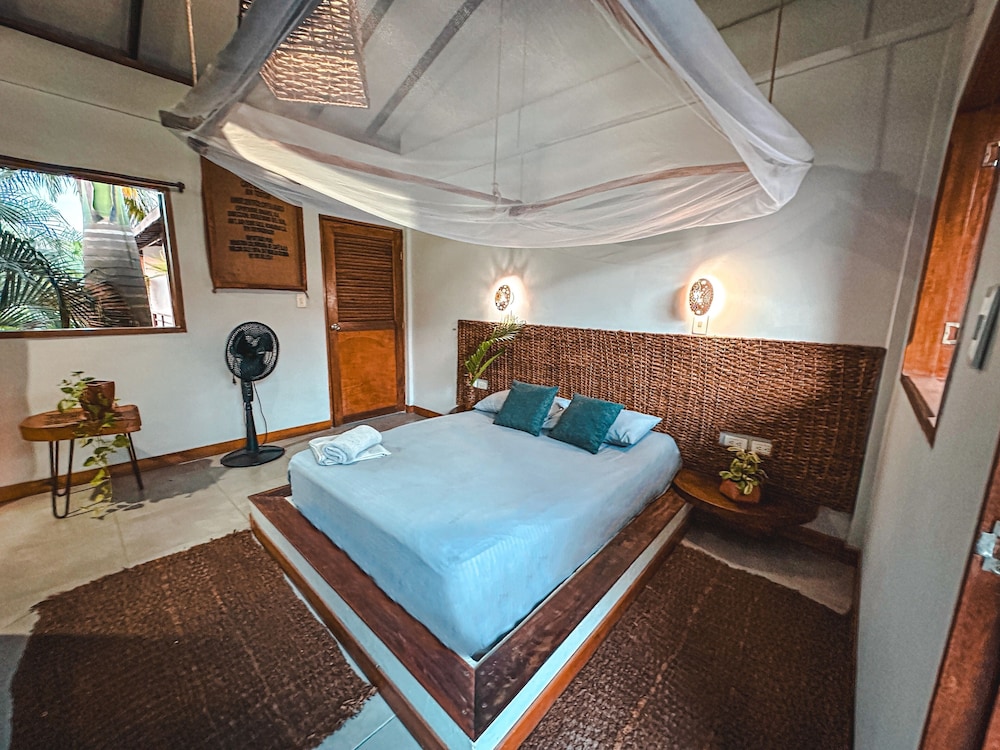 Standard Room, 1 Double Bed, Ensuite, Garden View