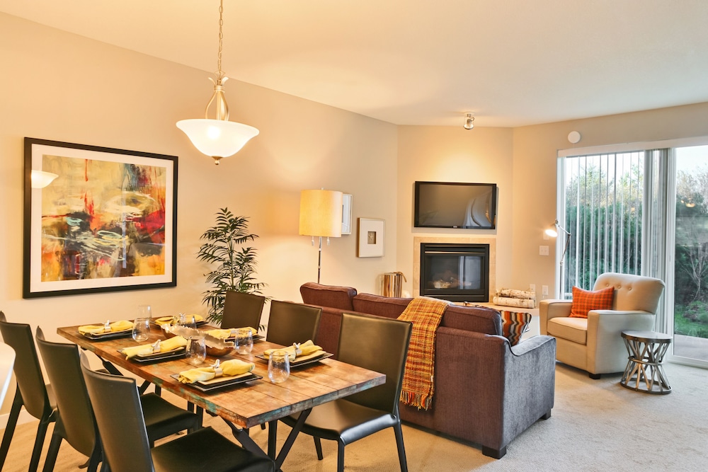 Luxury Condo, 1 Bedroom, Resort View photo 3