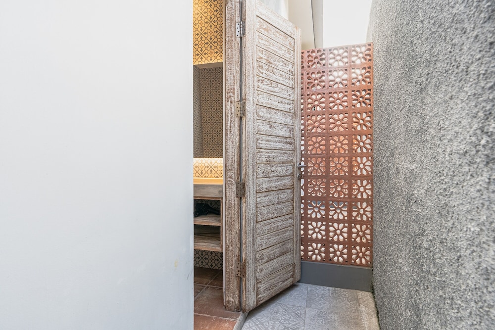 Suite with Private Kitchen - Photo 4