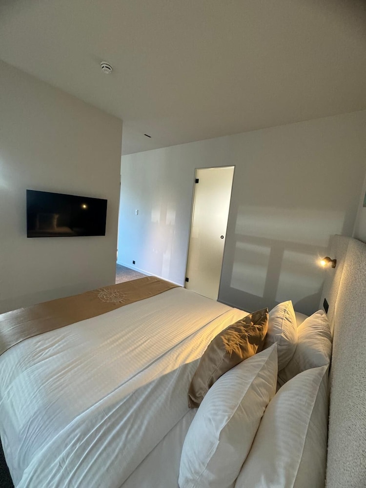 Business Suite. photo 2