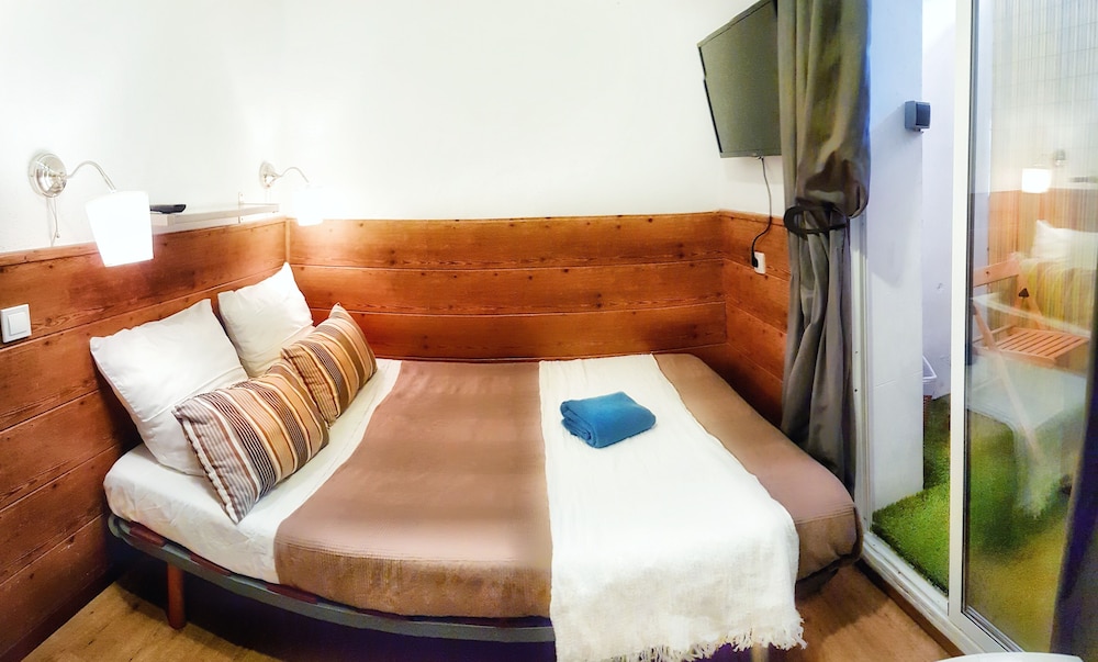 Habitación Doble, Baño Compartido (Bau R2)