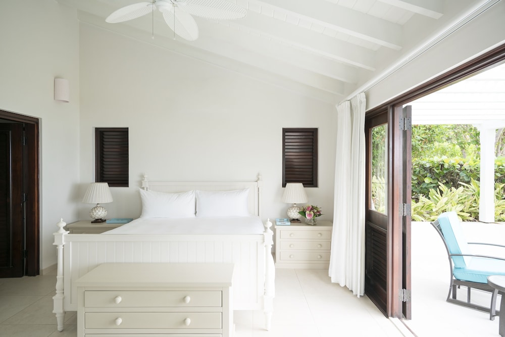 Room, 4 Bedrooms (Whispering Palms) photo 1