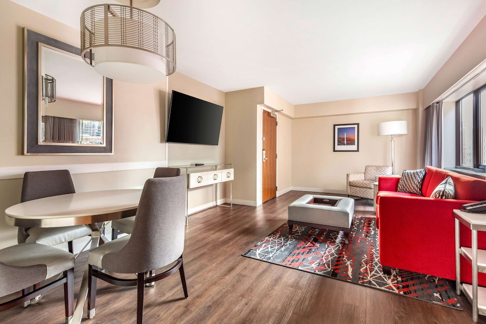 Suite, 1 Bedroom, Accessible, Non Smoking thumbnail 5