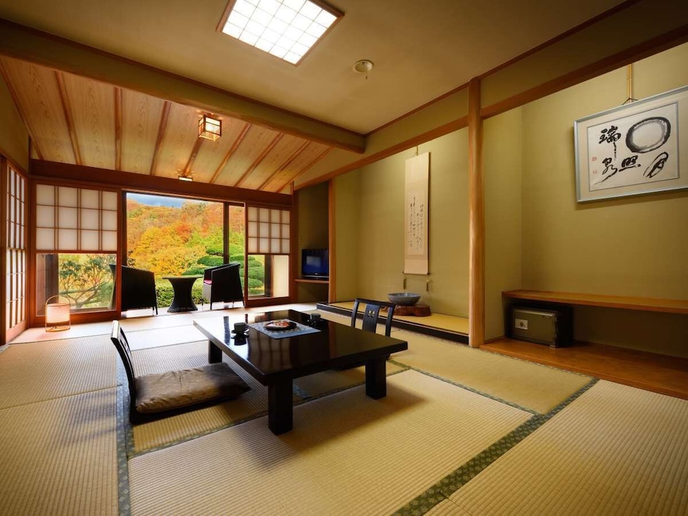 Family Room, Garden View