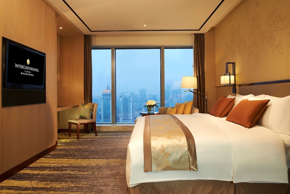 Classic Room, 1 King Bed, City View photo 3