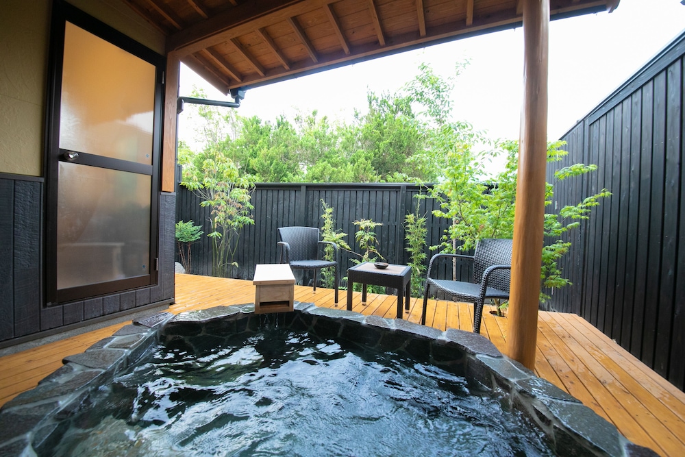 Japanese Style Superior Room, Private Bathroom and Open-air Bath - Photo 9